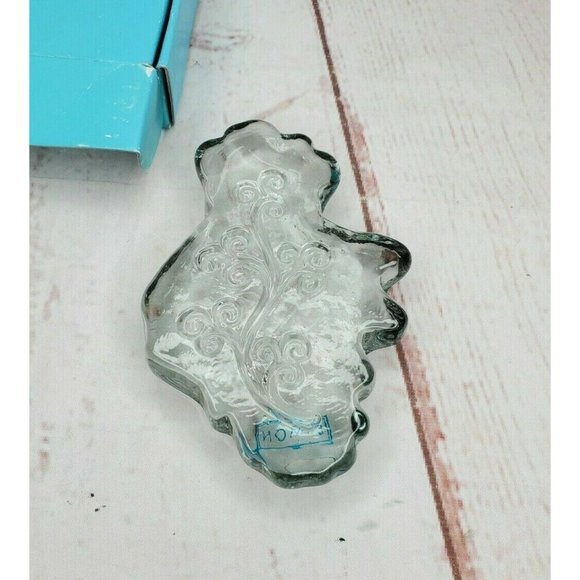 Heavy Glass Ireland Eamon Glass Frosted Clear Isle of Ireland Paperweight & Box - Picture 3 of 12